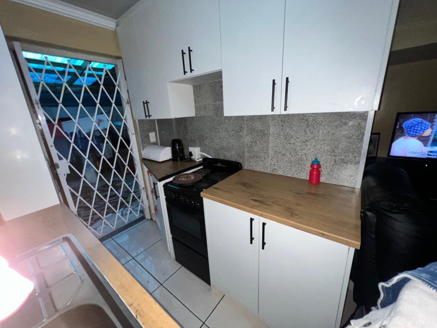 2 Bedroom Property for Sale in Harmony Village Western Cape